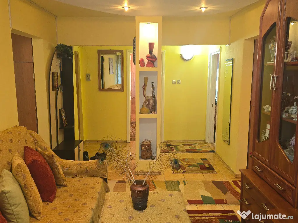 Vand apartament de 4 camere decomandat in Deva, etaj 2, zona Bejan, 