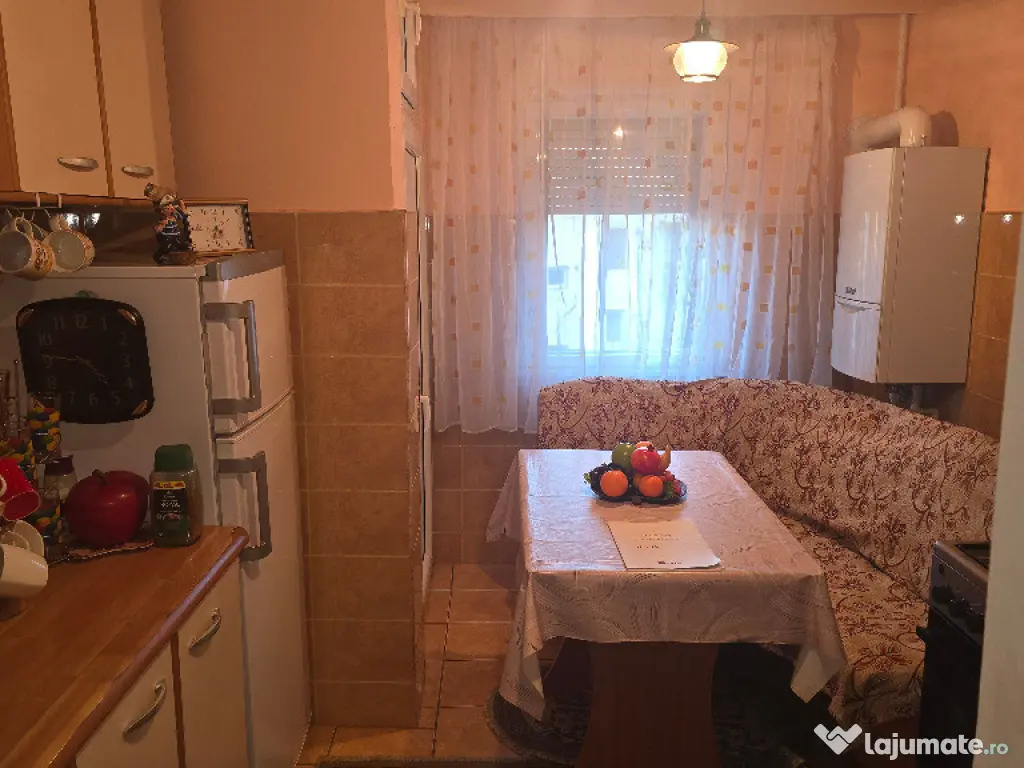 Vand apartament de 4 camere decomandat in Deva, etaj 2, zona Bejan, 