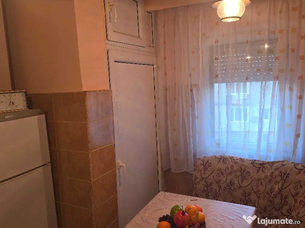 Vand apartament de 4 camere decomandat in Deva, etaj 2, zona Bejan, 