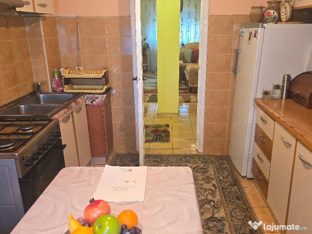 Vand apartament de 4 camere decomandat in Deva, etaj 2, zona Bejan, 