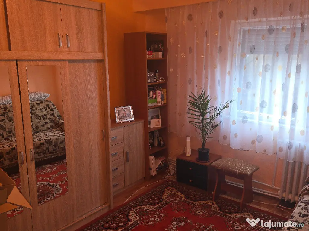 Vand apartament de 4 camere decomandat in Deva, etaj 2, zona Bejan, 