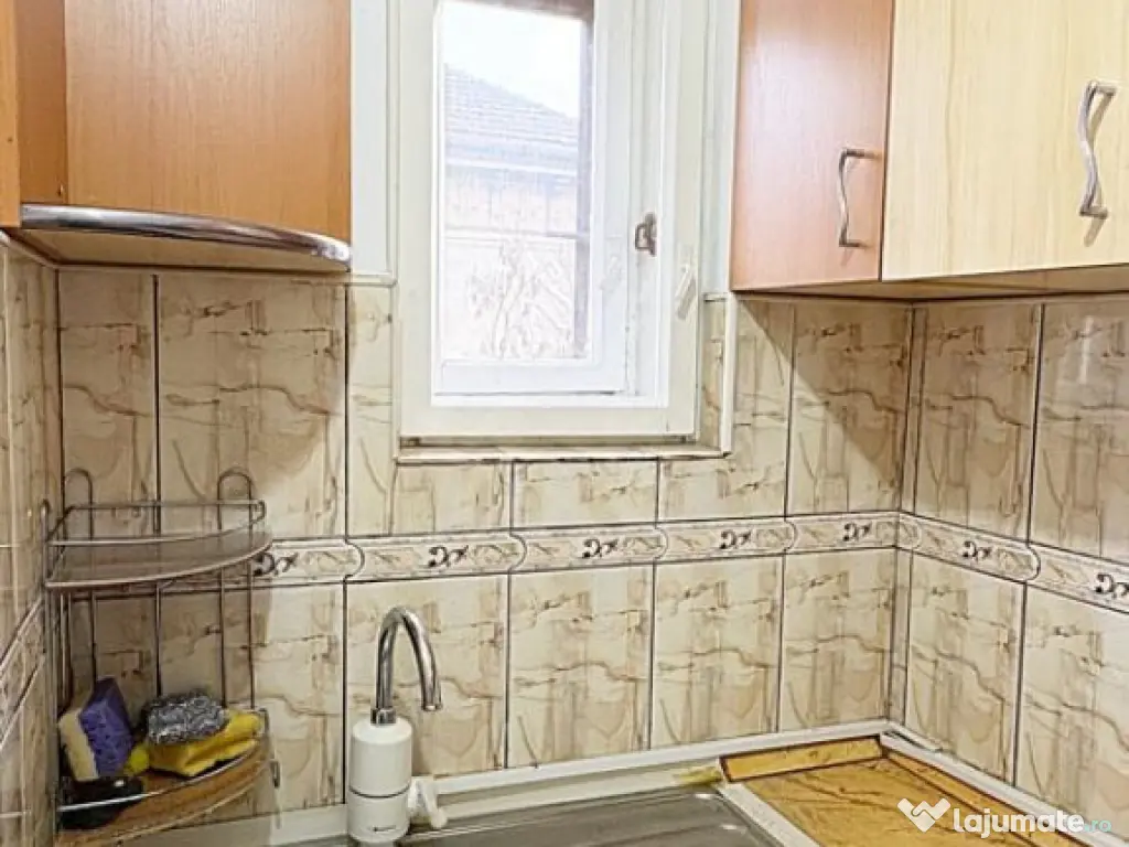 Apartament cu 3 camere de inchiriat pe strada Republicii, Or