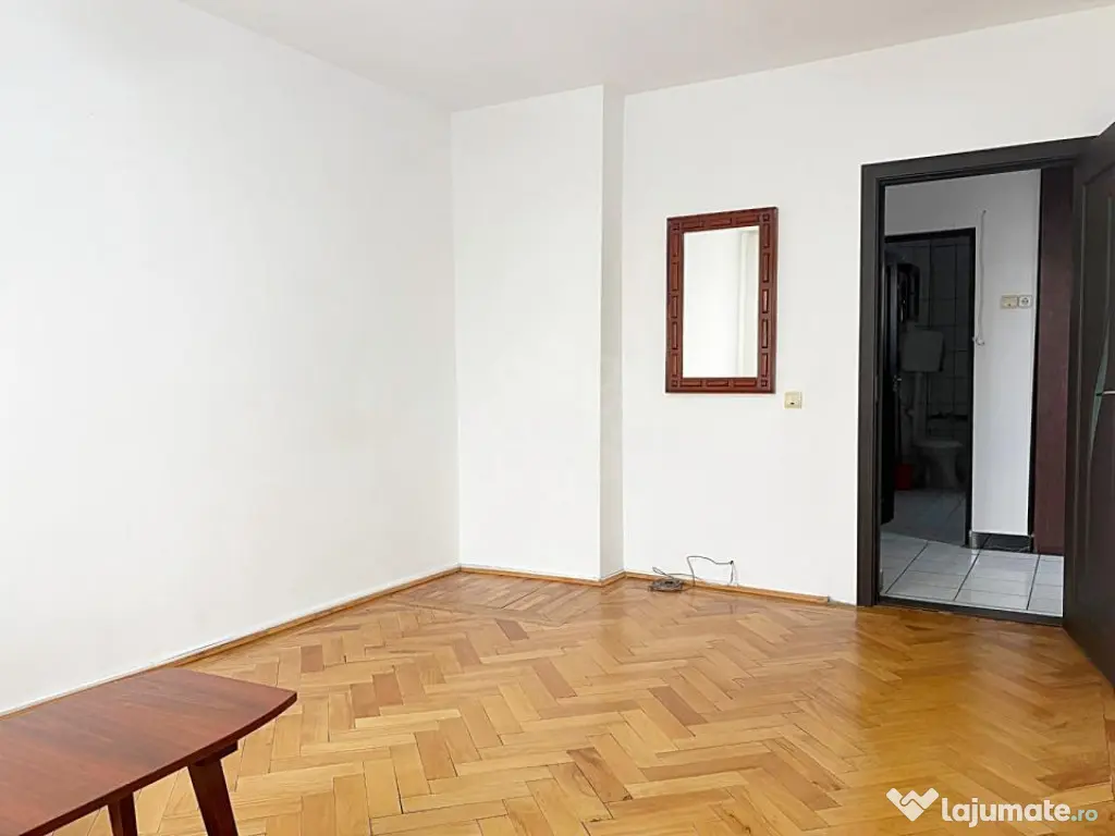 Apartament cu 3 camere de inchiriat pe strada Republicii, Or