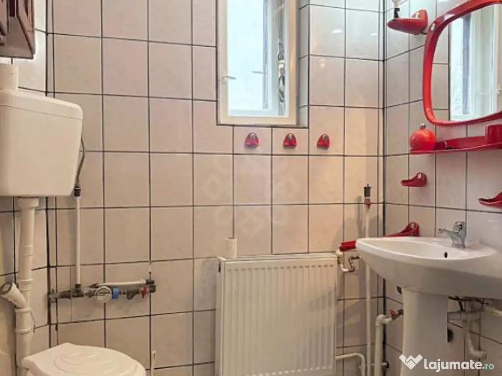 Apartament cu 3 camere de inchiriat pe strada Republicii, Or