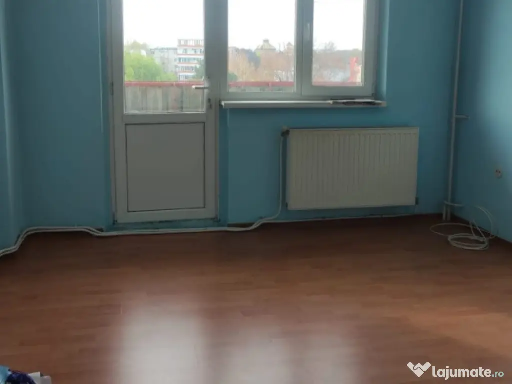 Apartament 4 camere confort 1 zona Garii , Liber