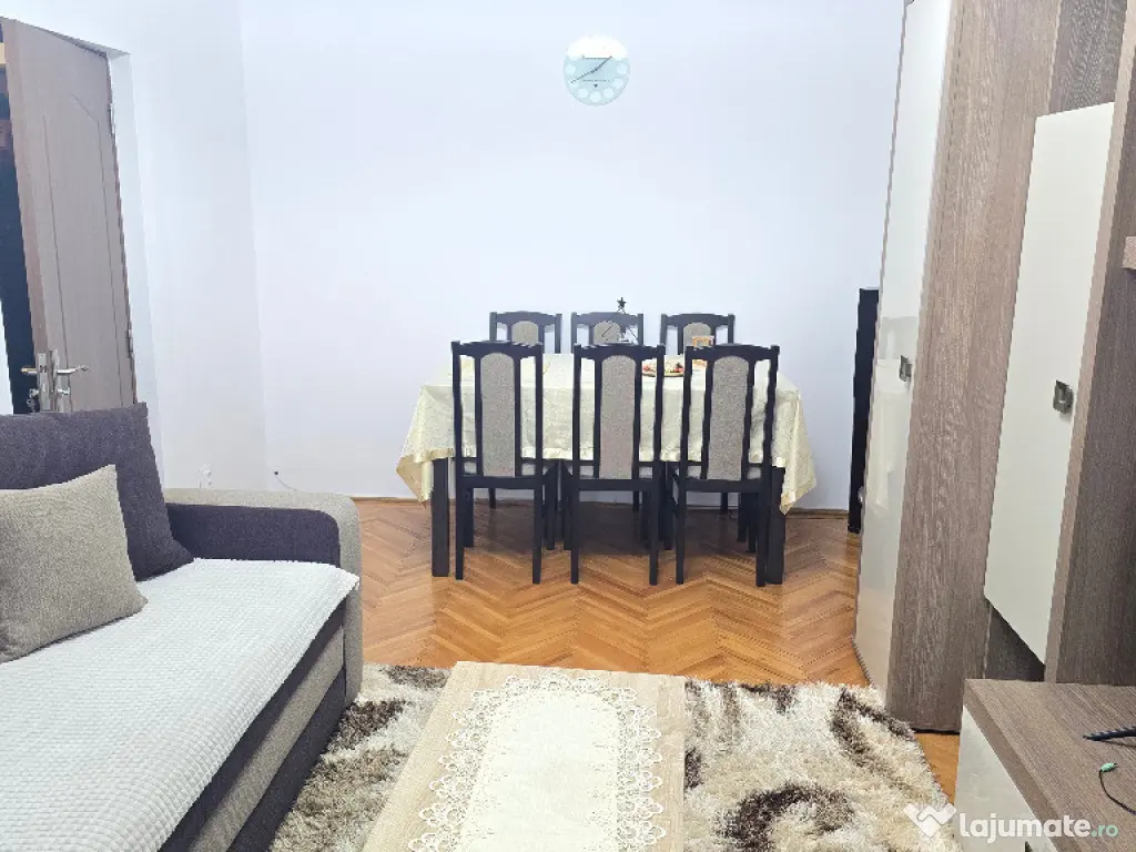 Inchiriez apartament 3 camere decomandat in Deva, zona I, Maniu 
