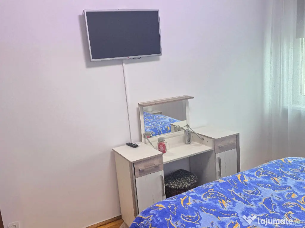 Inchiriez apartament 3 camere decomandat in Deva, zona I, Maniu 