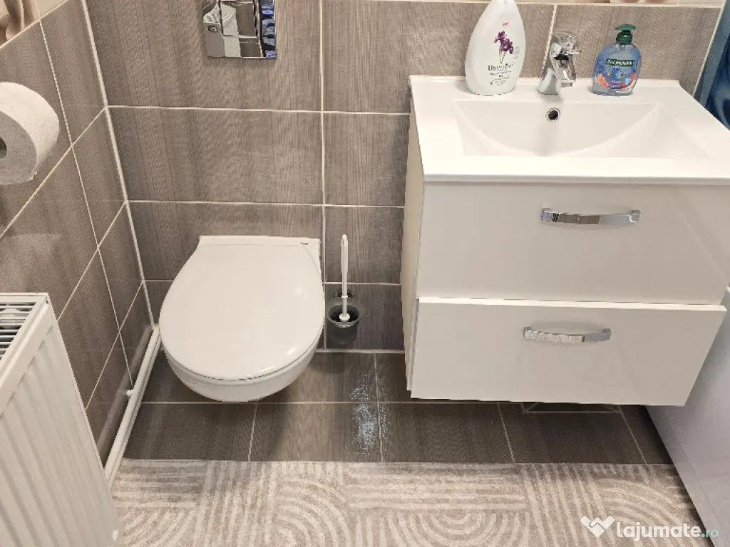 Inchiriez apartament 3 camere decomandat in Deva, zona I, Maniu 