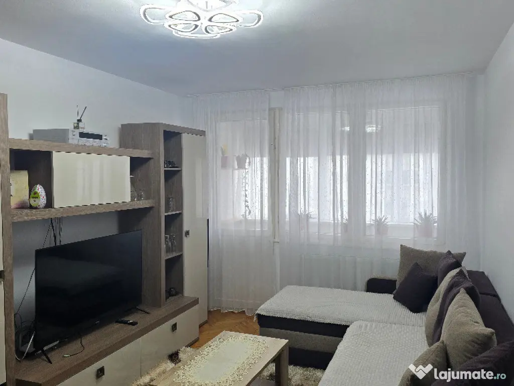 Inchiriez apartament 3 camere decomandat in Deva, zona I, Maniu 