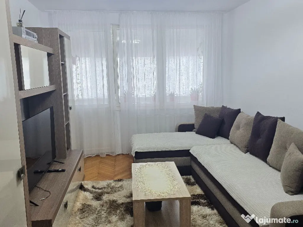 Inchiriez apartament 3 camere decomandat in Deva, zona I, Maniu 
