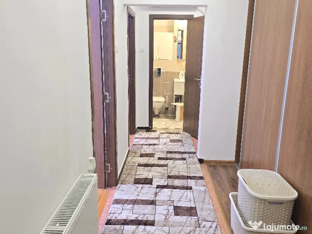 Inchiriez apartament 3 camere decomandat in Deva, zona I, Maniu 