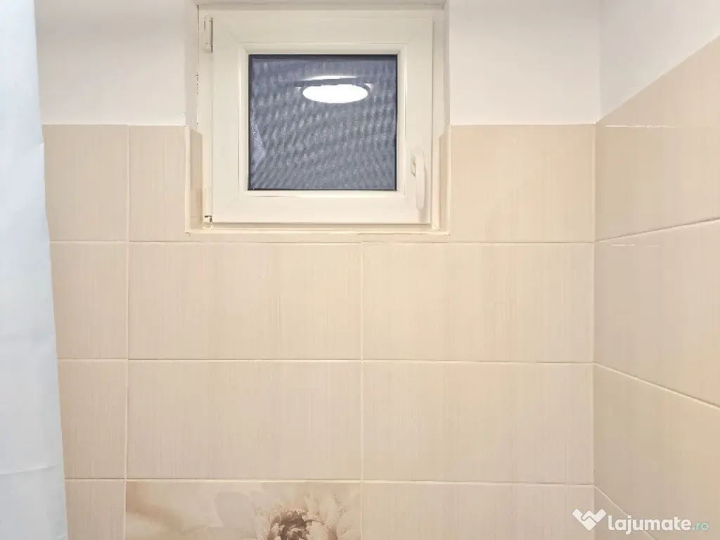 Inchiriez apartament 3 camere decomandat in Deva, zona I, Maniu 