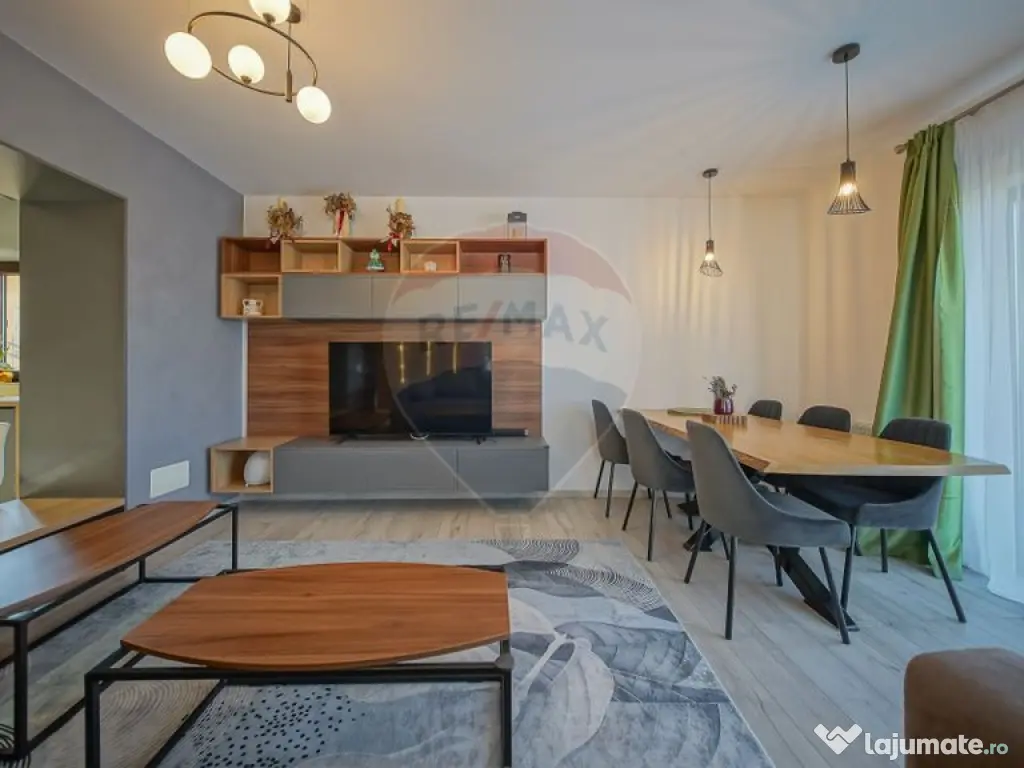 Vilă modernă, cu garaj, panouri și pompă de căldură... 