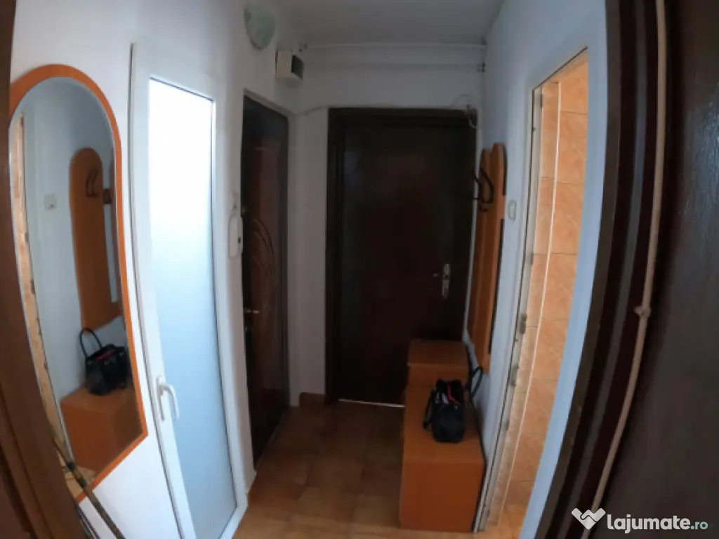 Oportunitate Unică în Centrul Orașului: APARTAMENT CU 3 C