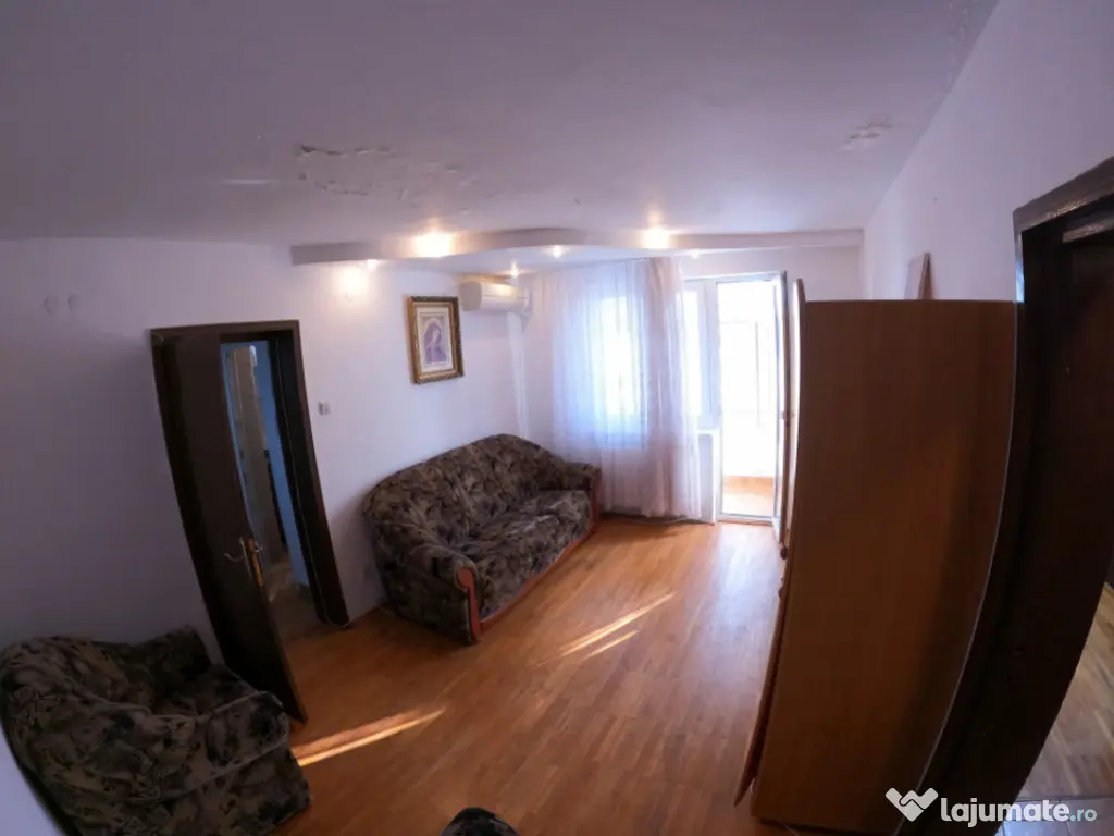 Oportunitate Unică în Centrul Orașului: APARTAMENT CU 3 C