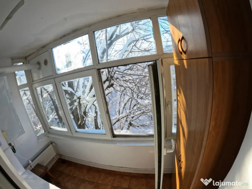 Oportunitate Unică în Centrul Orașului: APARTAMENT CU 3 C