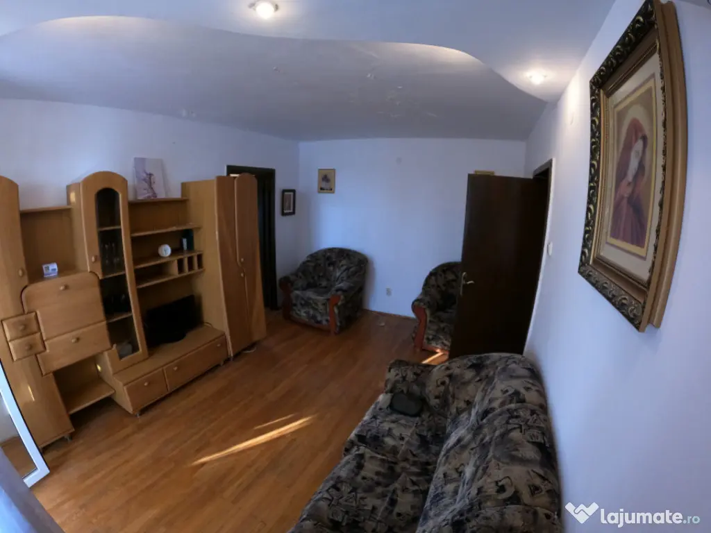 Oportunitate Unică în Centrul Orașului: APARTAMENT CU 3 C