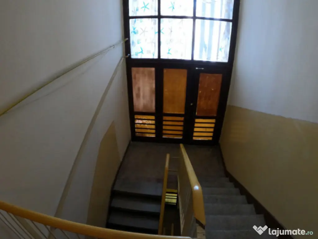 Oportunitate Unică în Centrul Orașului: APARTAMENT CU 3 C