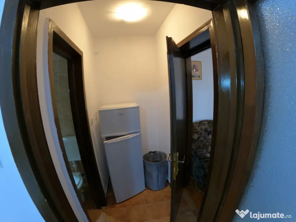 Oportunitate Unică în Centrul Orașului: APARTAMENT CU 3 C