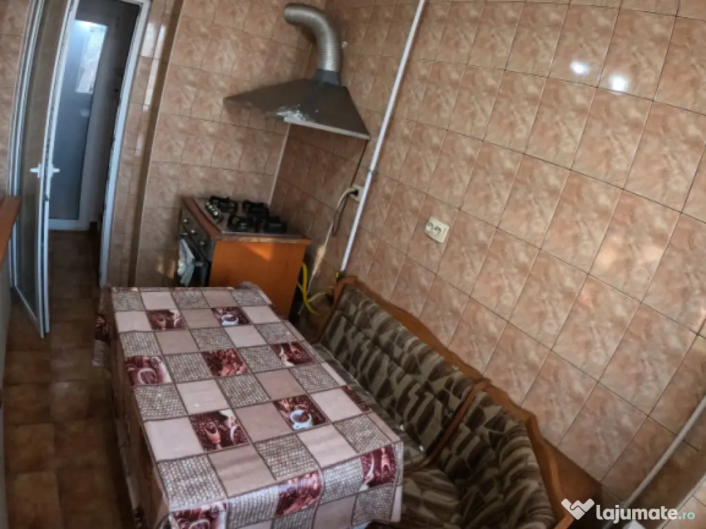 Oportunitate Unică în Centrul Orașului: APARTAMENT CU 3 C