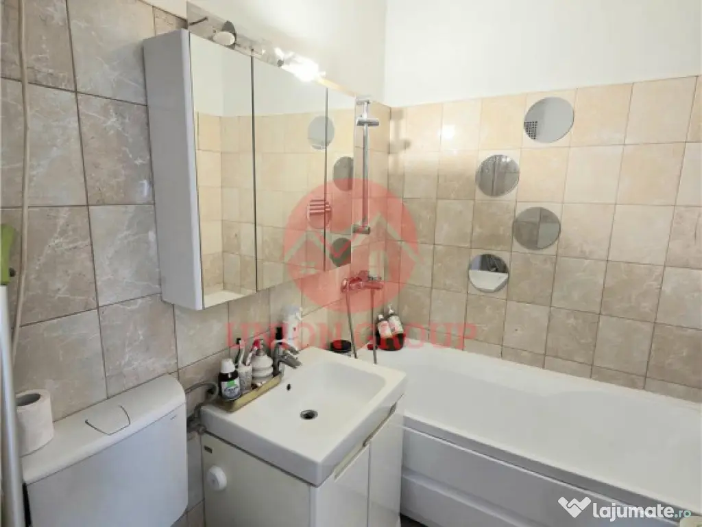 Apartament 3 Camere, Semidecomandat, Zona Dacia