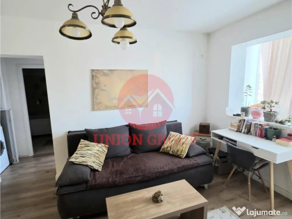 Apartament 3 Camere, Semidecomandat, Zona Dacia