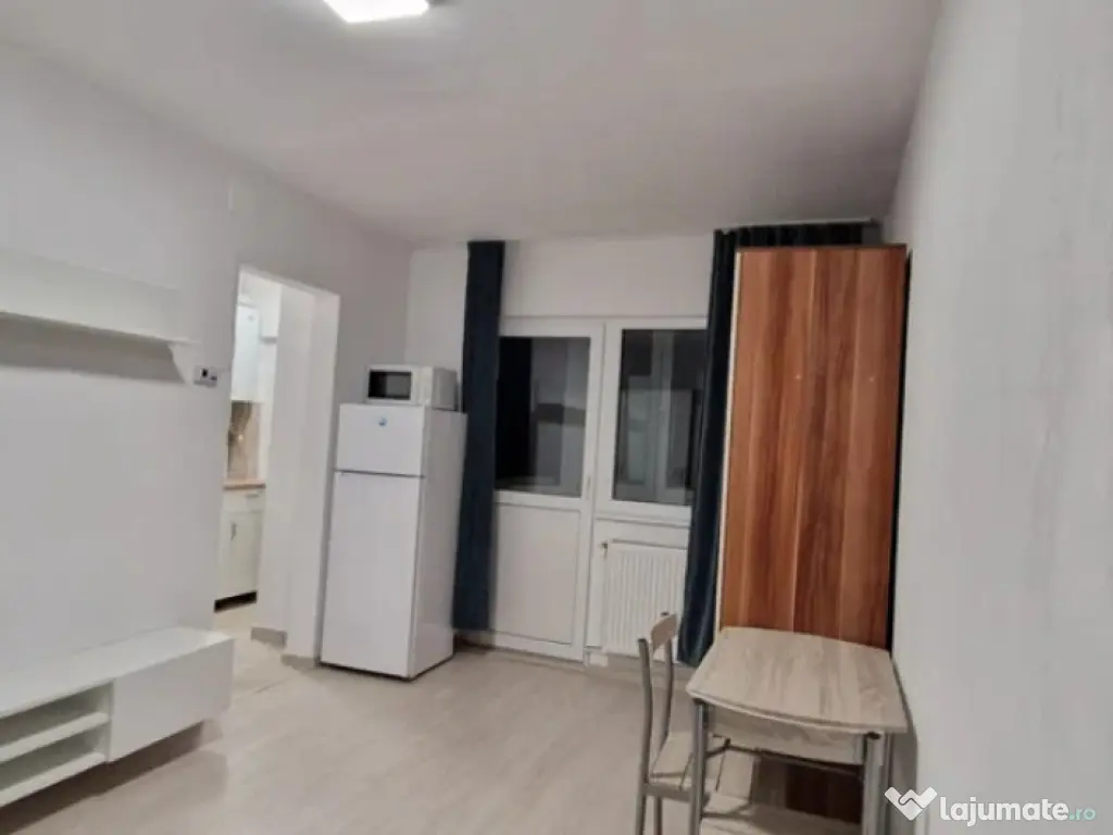 Garsoniera decomandat - zona Noua 