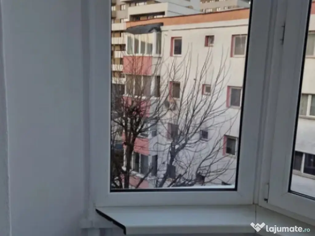 Garsoniera decomandat - zona Noua 