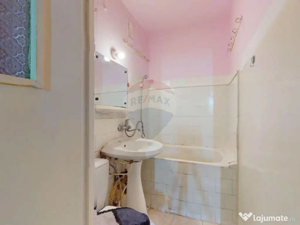 Apartament 3 camere de vânzare, necesită renovare, Săcele 