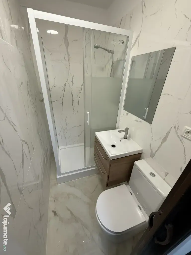 Inchiriez Garsoniera 17 mp - Str. Cerna (Langa Stadion) 