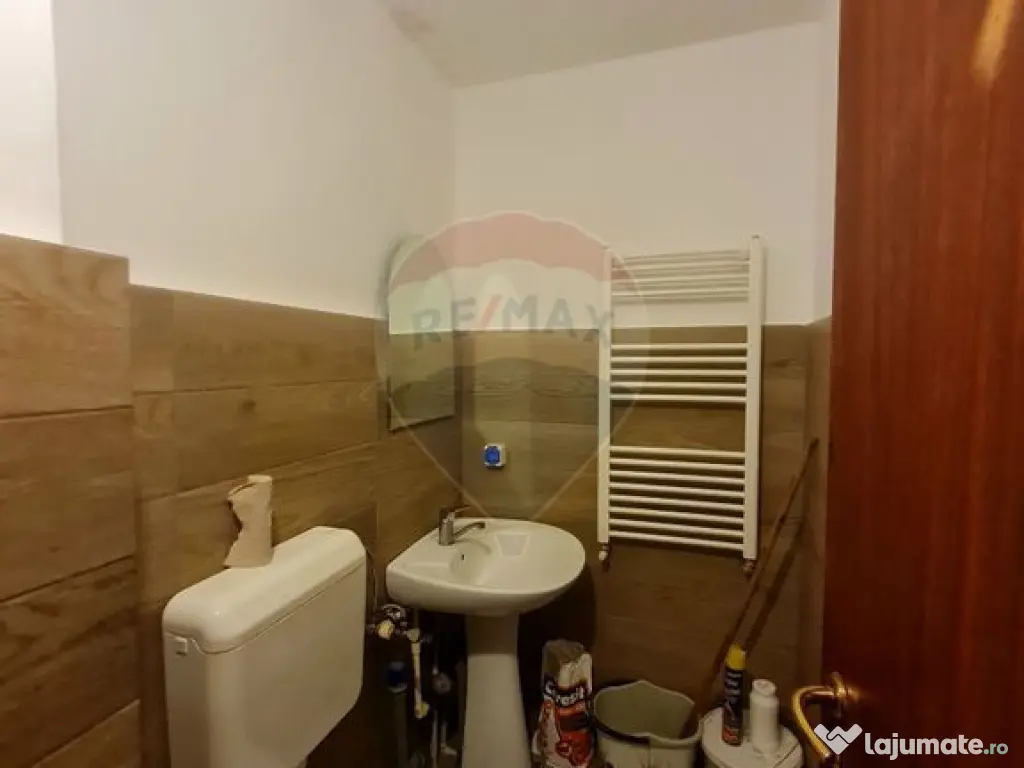 Apartament cu 4 camere de închiriat în zona spitalului ... 