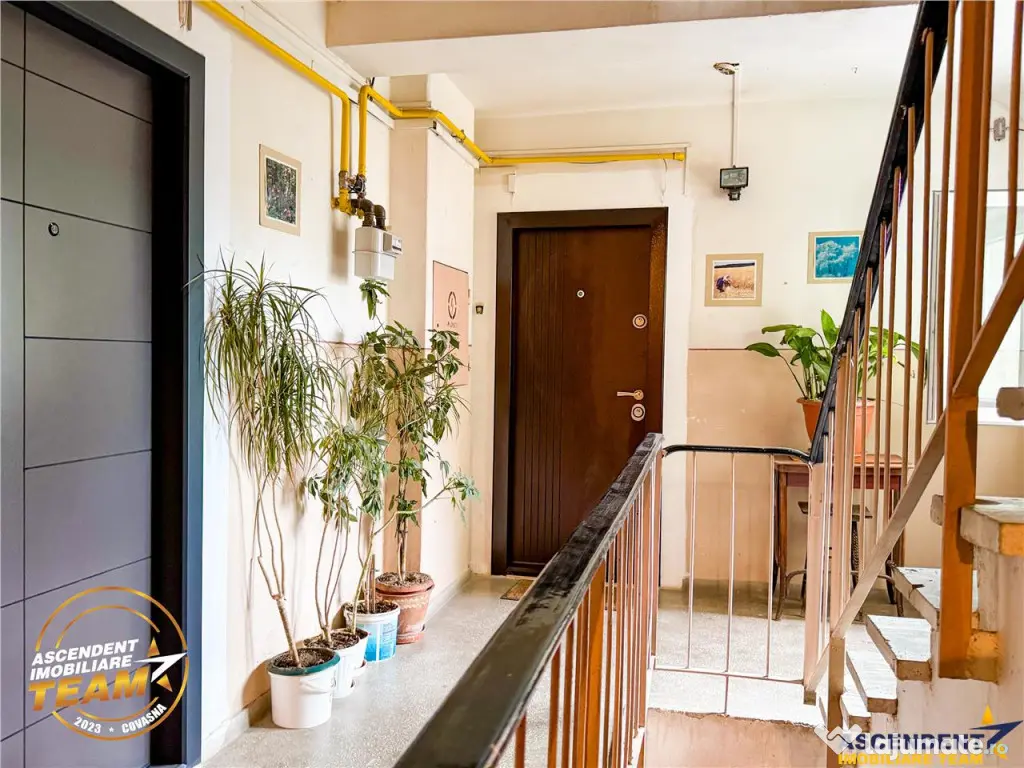 FILM!Decomandat,2bai,2balcoane,etaj1, parcare in curte,mobil