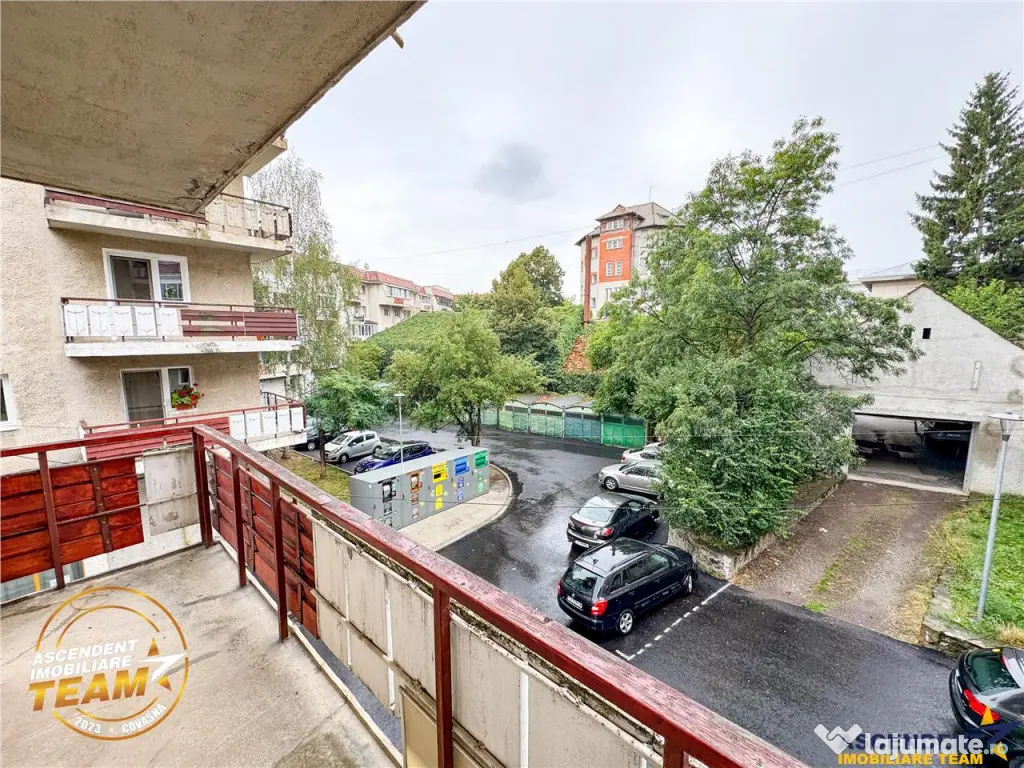 FILM!Decomandat,2bai,2balcoane,etaj1, parcare in curte,mobil