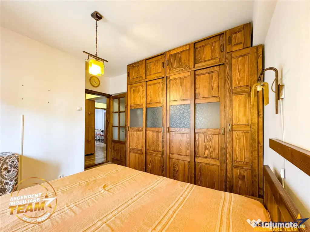 FILM!Decomandat,2bai,2balcoane,etaj1, parcare in curte,mobil