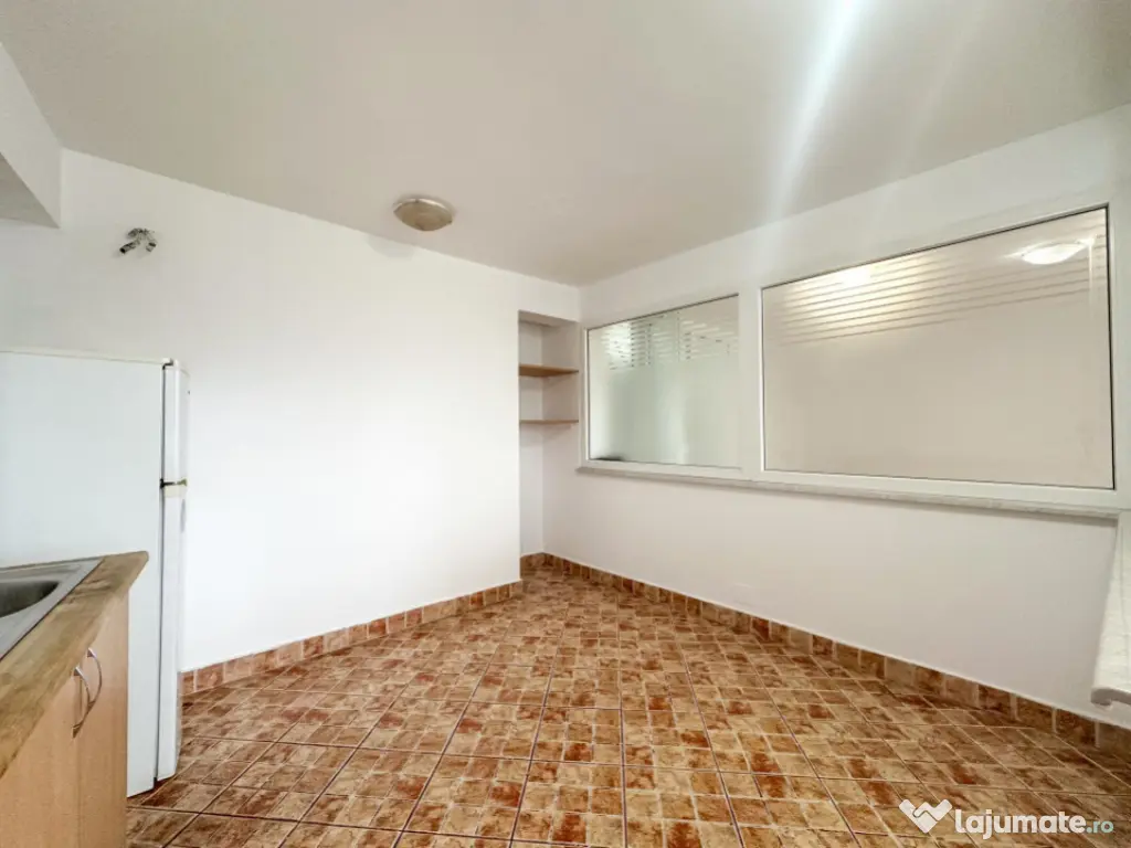 2 etaje, 160mp, centrala termica, scara interioara - Prestan