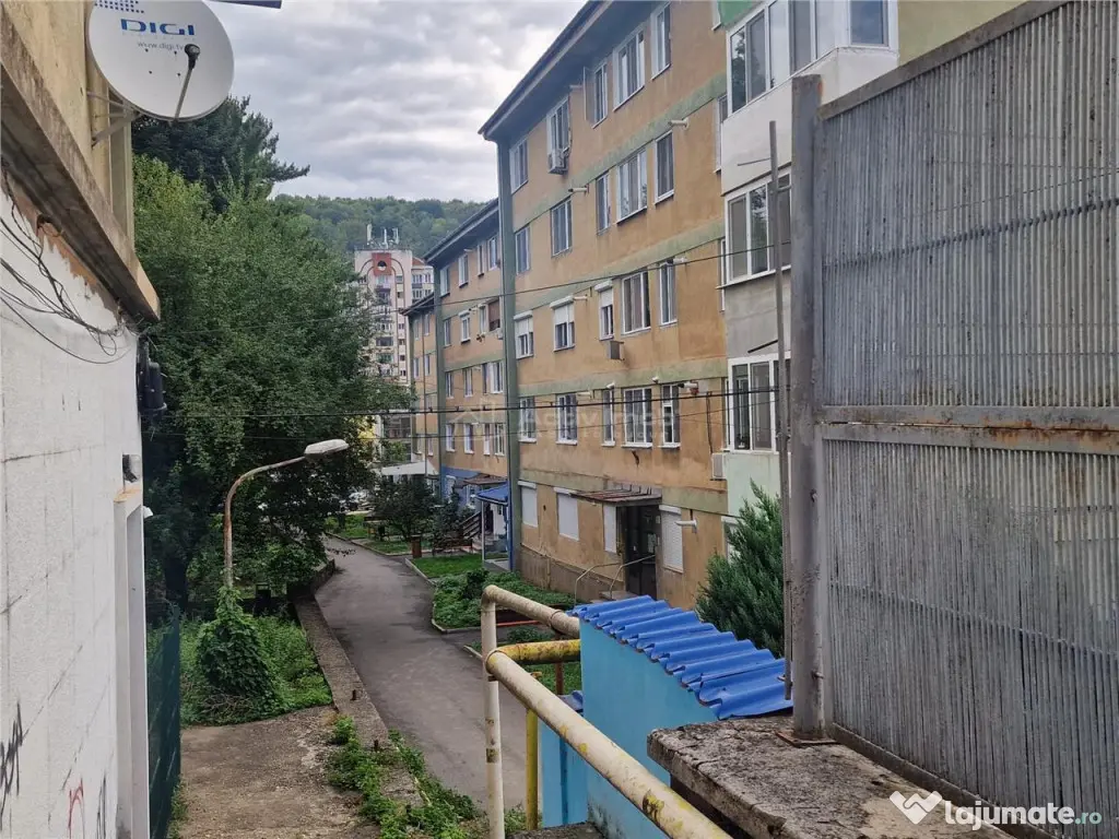 Resita Chirie Sp.Birou 3 Cam.Central 