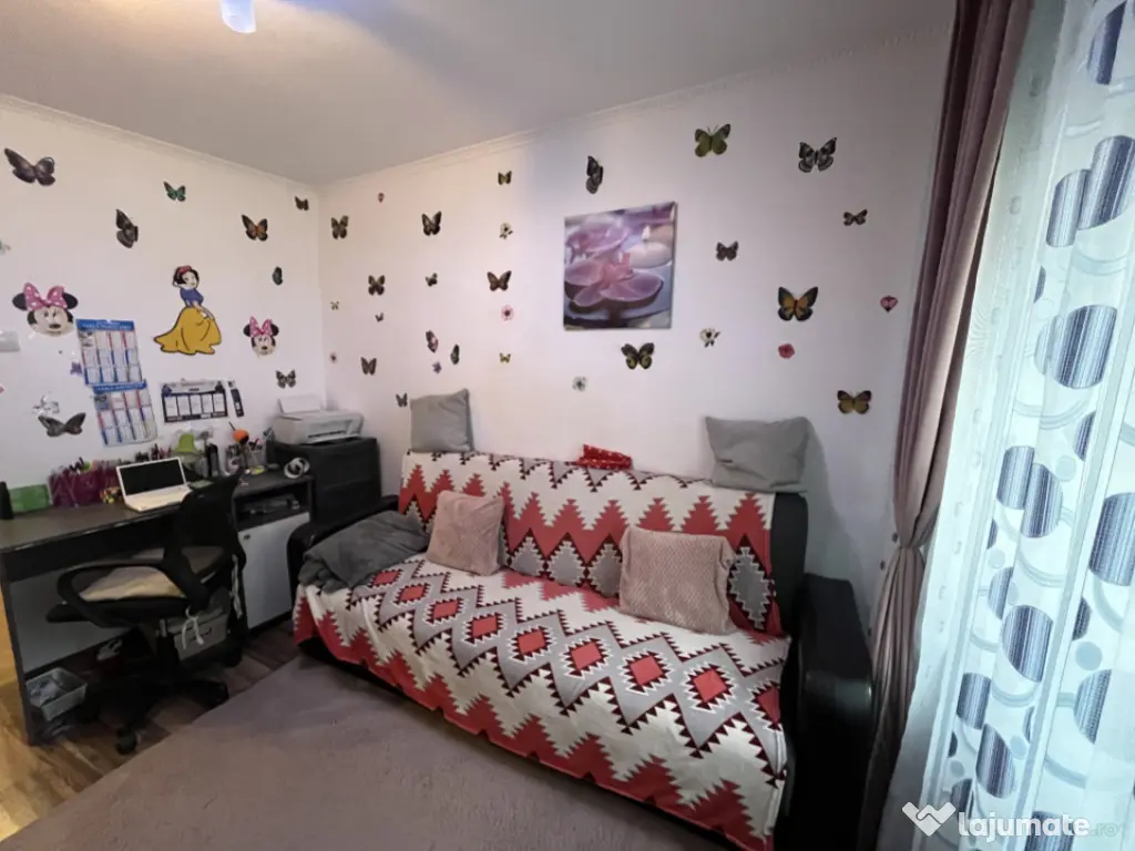 Vand Apartament 4 camere, 2 bai, 100 mp, zona Pipirig