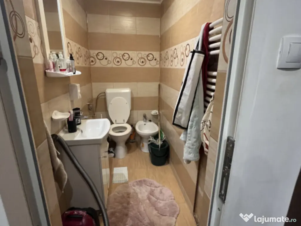 Vand Apartament 4 camere, 2 bai, 100 mp, zona Pipirig