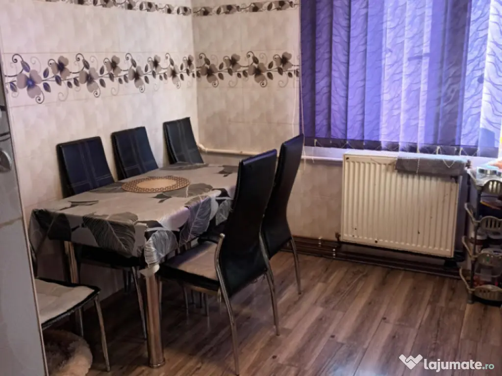 Vand Apartament 4 camere, 2 bai, 100 mp, zona Pipirig