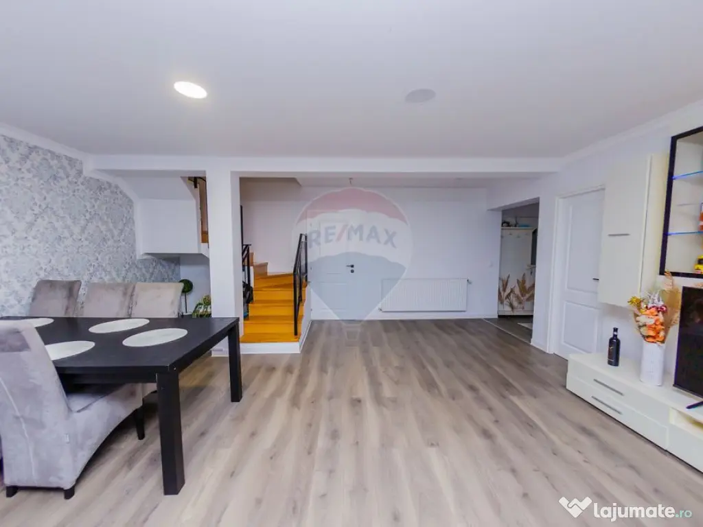 Apartament pe 2 niveluri de vânzare Victoriei 