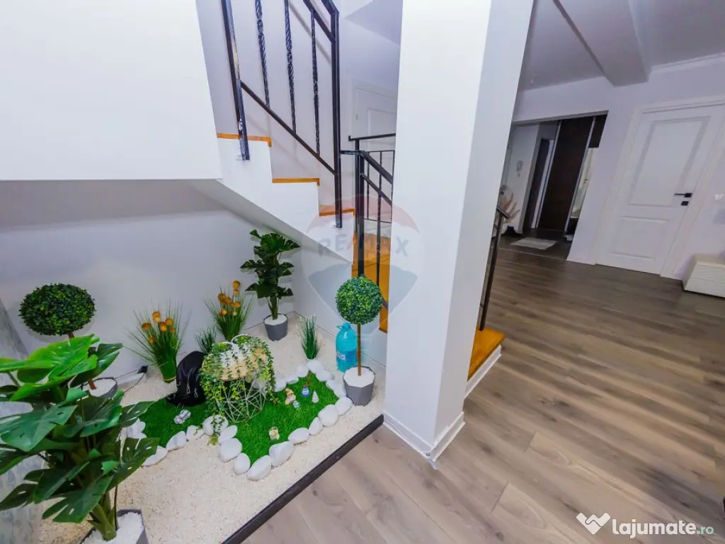 Apartament pe 2 niveluri de vânzare Victoriei 