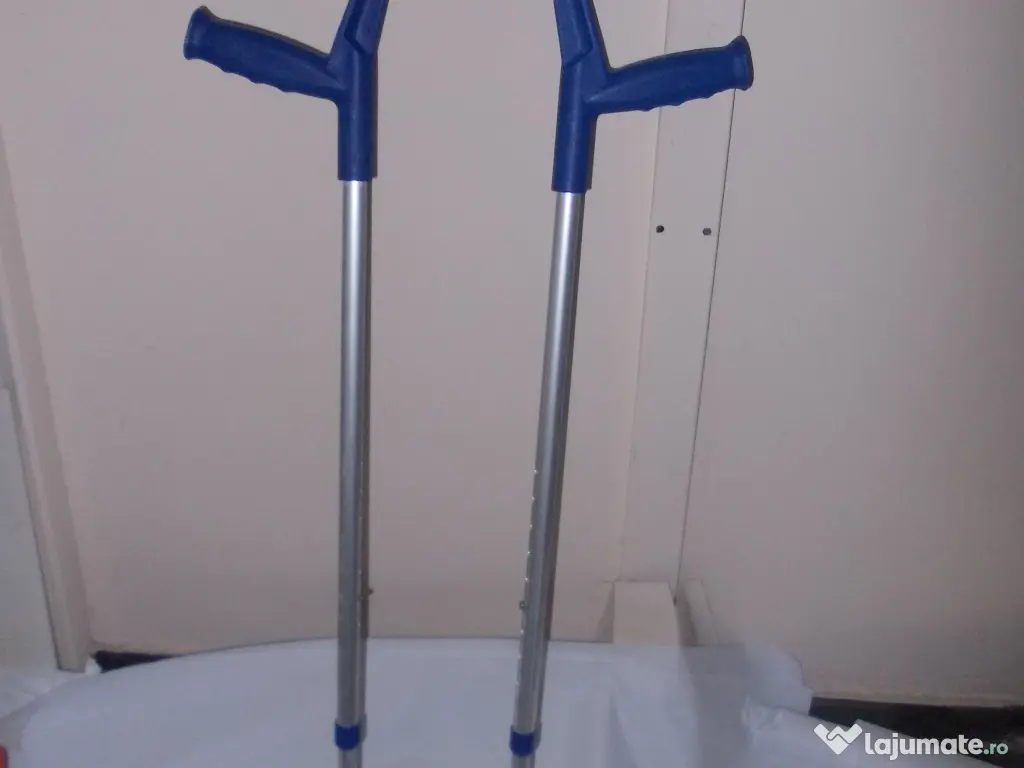 Carje antebrat reglabile, dizabilitati handicap, batran,carja ALUMINIU 