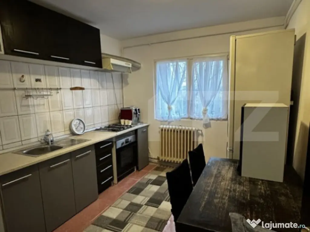 Apartament 3 dormitoare + living, 70 mp, zona Dacia