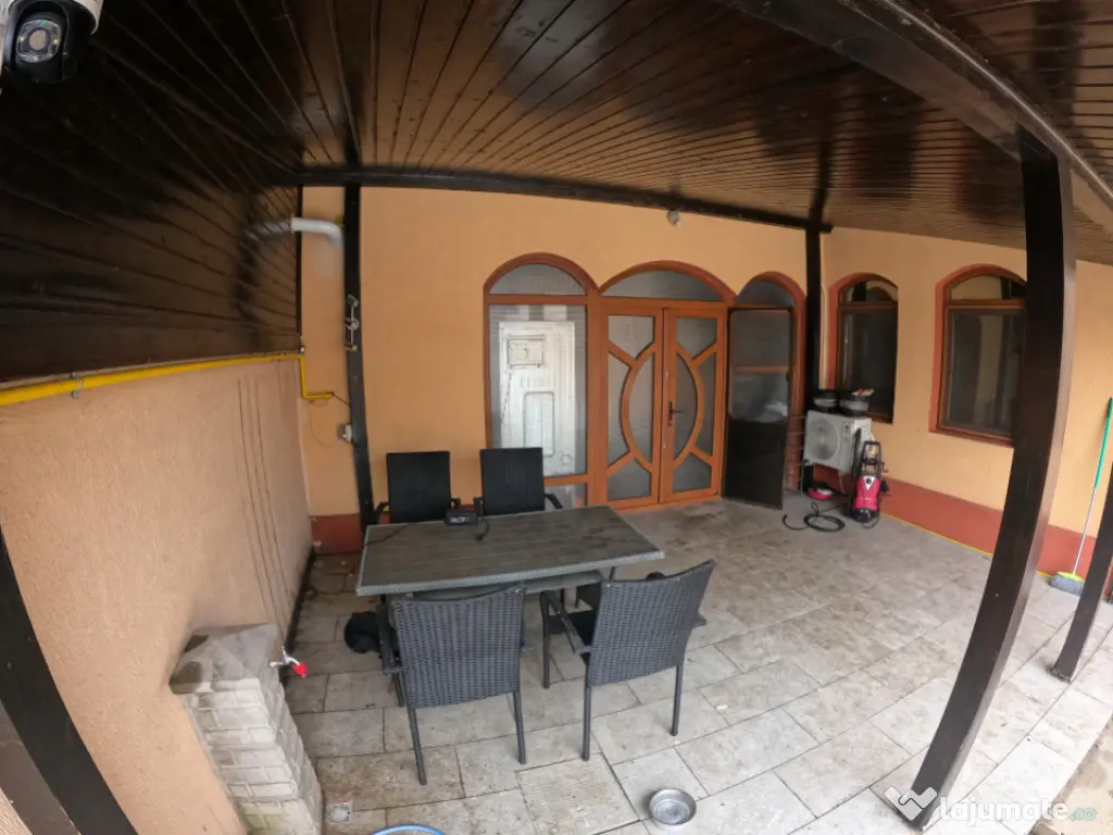 Casă de Vis de Vânzare – Eleganță și Confort zona cen