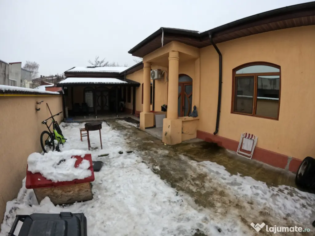 Casă de Vis de Vânzare – Eleganță și Confort zona cen