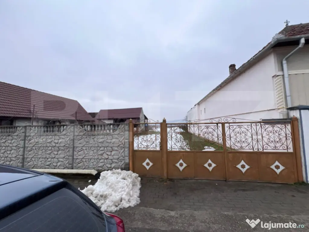 Teren intravilan, 941mp, front 11m, utilitati la strada, Ciu