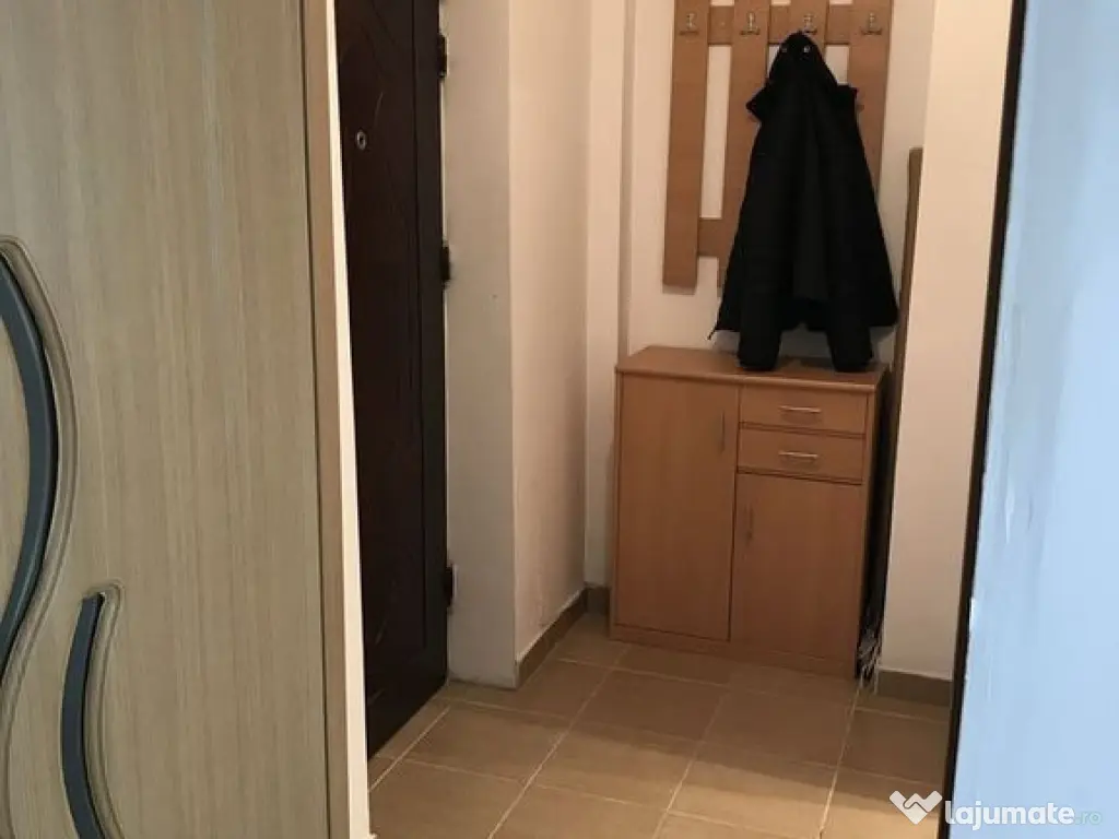 Garsoniera 2 minute de metrou Brancoveanu 