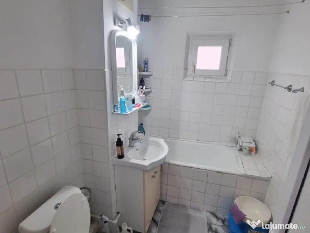 Poarta 6 liceul Blaga- apartament 4 camere decomandat cu ... 