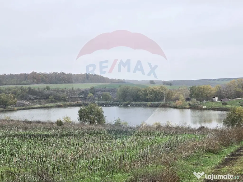 DE VANZARE LAC Pescuit sportiv 6,7ha + TEREN 6,3ha 