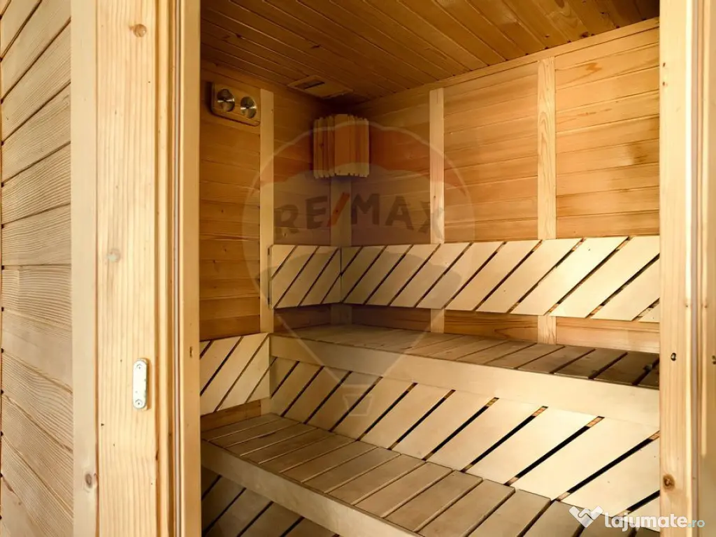 Casă modernă și spațioasă cu piscină,saună și sal... 